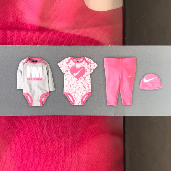 NWT Nike 4 pieces infant gift set - Picture 4 of 6
